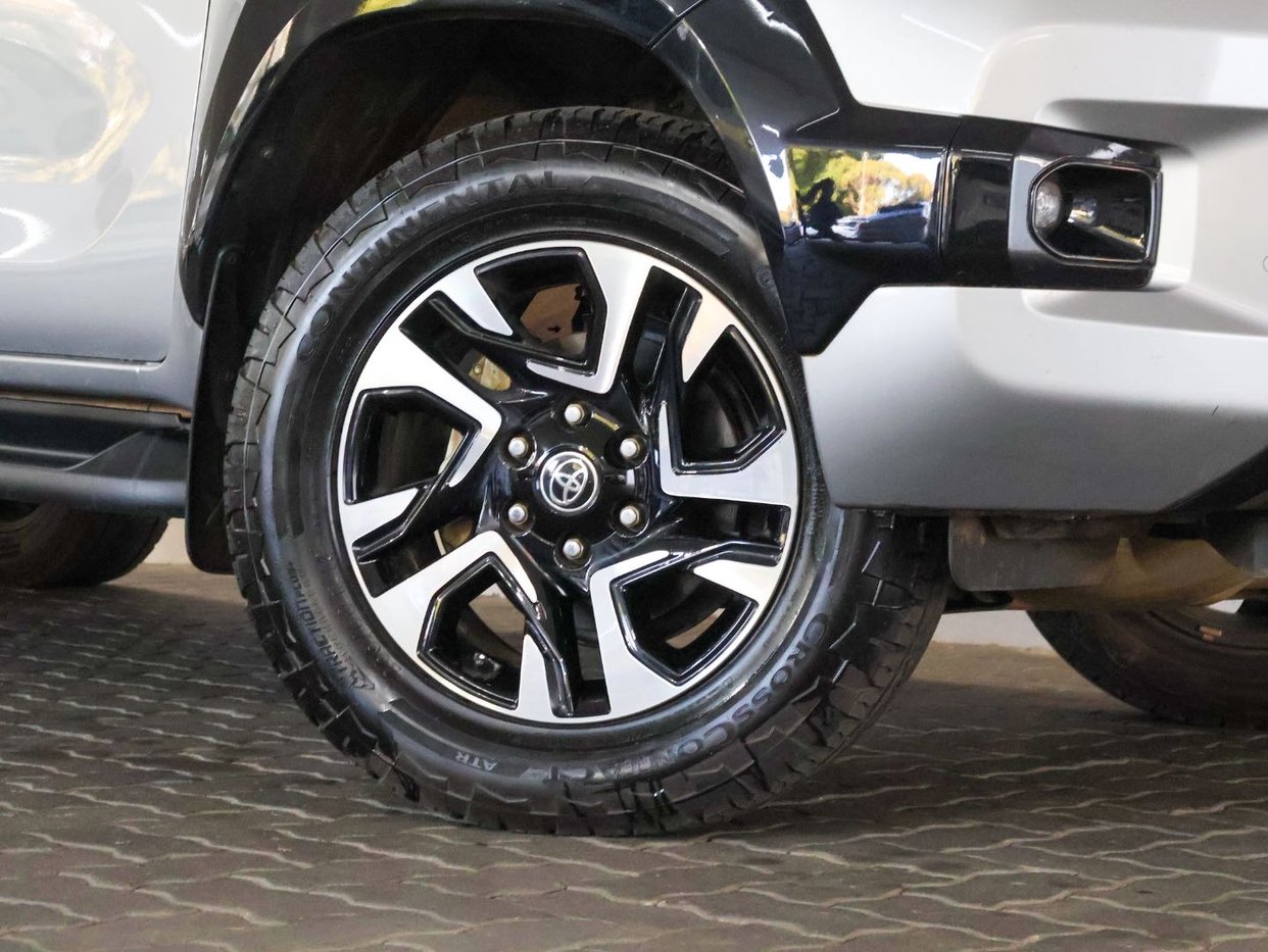 2025 Toyota Hilux 2.8 GD-6 RB Legend 55 Auto Q2FyTGlzdGluZzo3MzMzNzc ...
