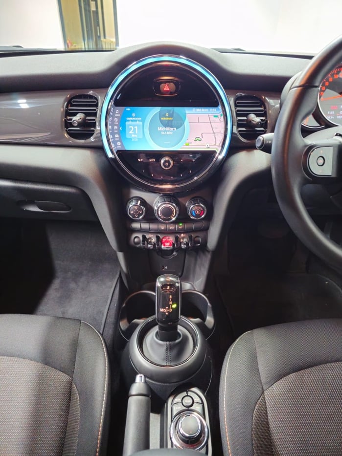 2023 MINI One 1.5T Auto 5 Door Q2FyTGlzdGluZzo3NjIxNTE R369950 | Avo Auto