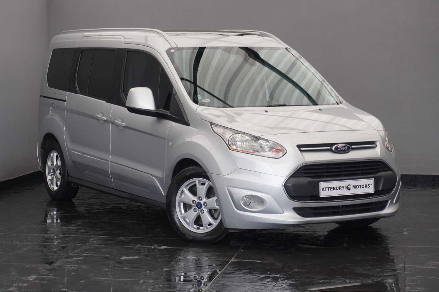 2015 Ford Tourneo Courier 1.5 TDCi Deluxe Package | TikTok, image size:1400x933
