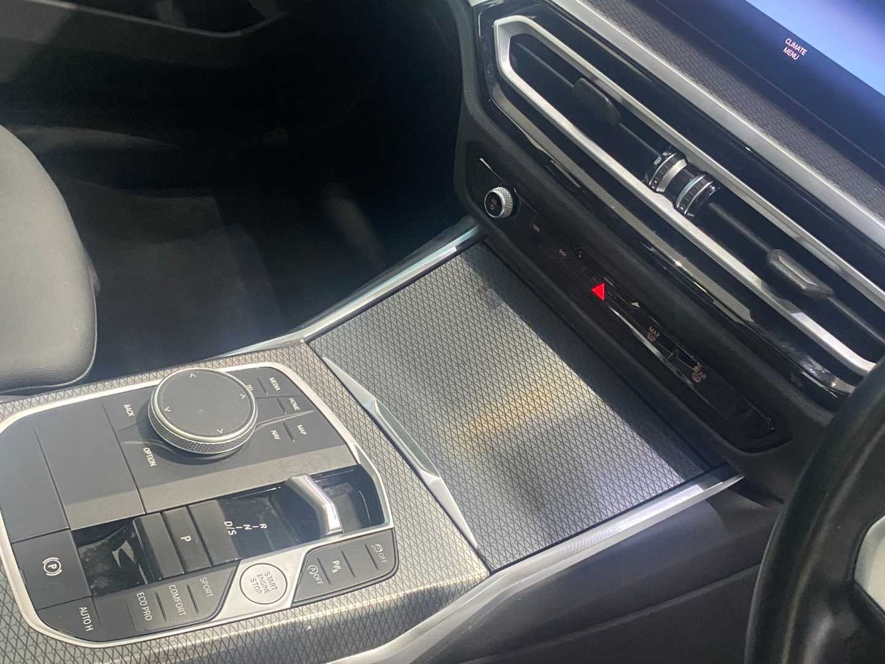 2024 BMW 318 - G20 318i G20 M-Sport Auto Q2FyTGlzdGluZzo0NzM4NDQ