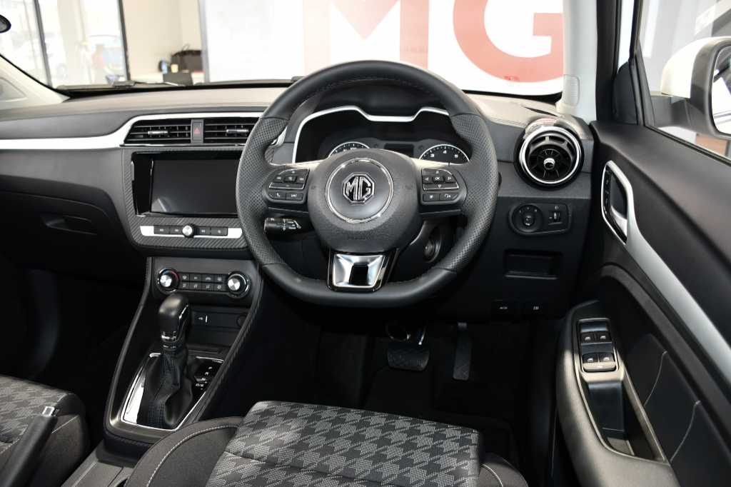 2025 MG ZS 1.5 Com Auto Q2FyTGlzdGluZzo1OTQ4NDM R289900 | Avo Auto