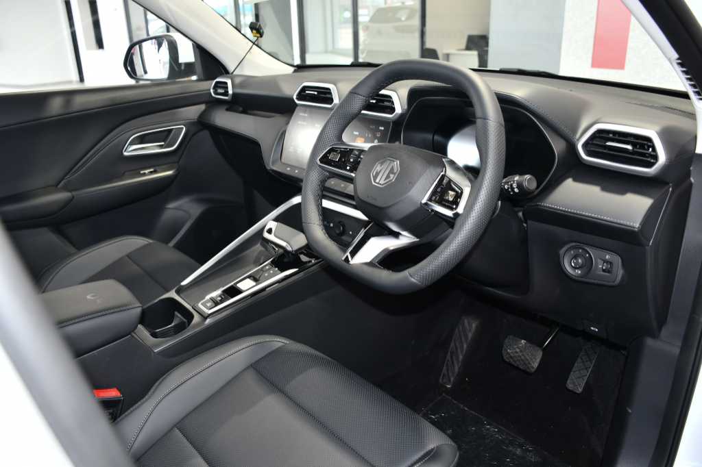 2025 MG ZS Pro 1.5T Luxury Q2FyTGlzdGluZzo1OTQ4NDE R431500 | Avo Auto