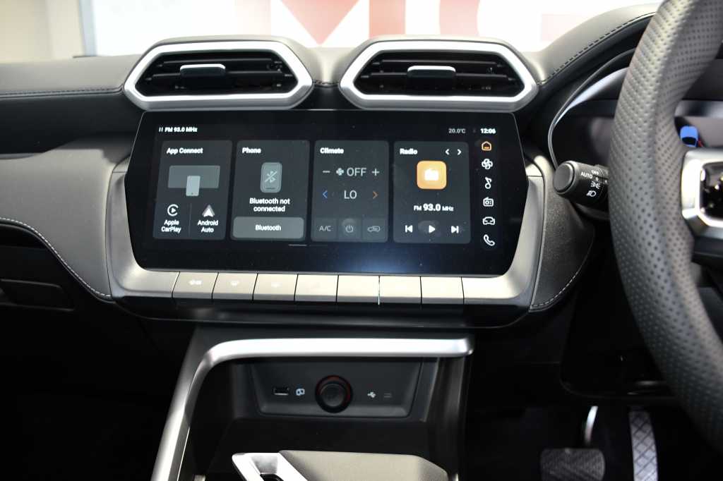 2025 MG ZS Pro 1.5T Luxury Q2FyTGlzdGluZzo1OTQ4NDE R431500 | Avo Auto