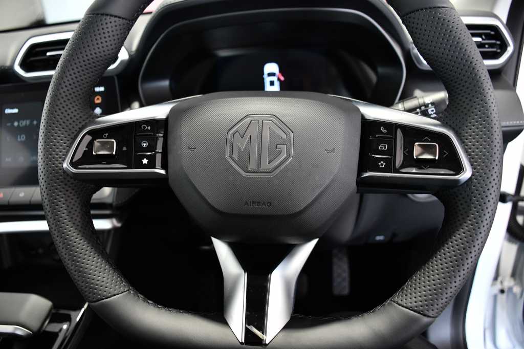 2025 MG ZS Pro 1.5T Luxury Q2FyTGlzdGluZzo1OTQ4NDE R431500 | Avo Auto