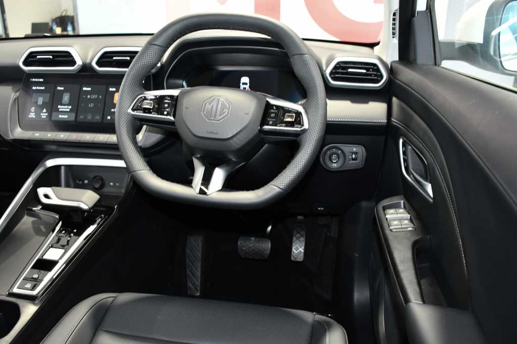 2025 MG ZS Pro 1.5T Luxury Q2FyTGlzdGluZzo1OTQ4NDE R431500 | Avo Auto