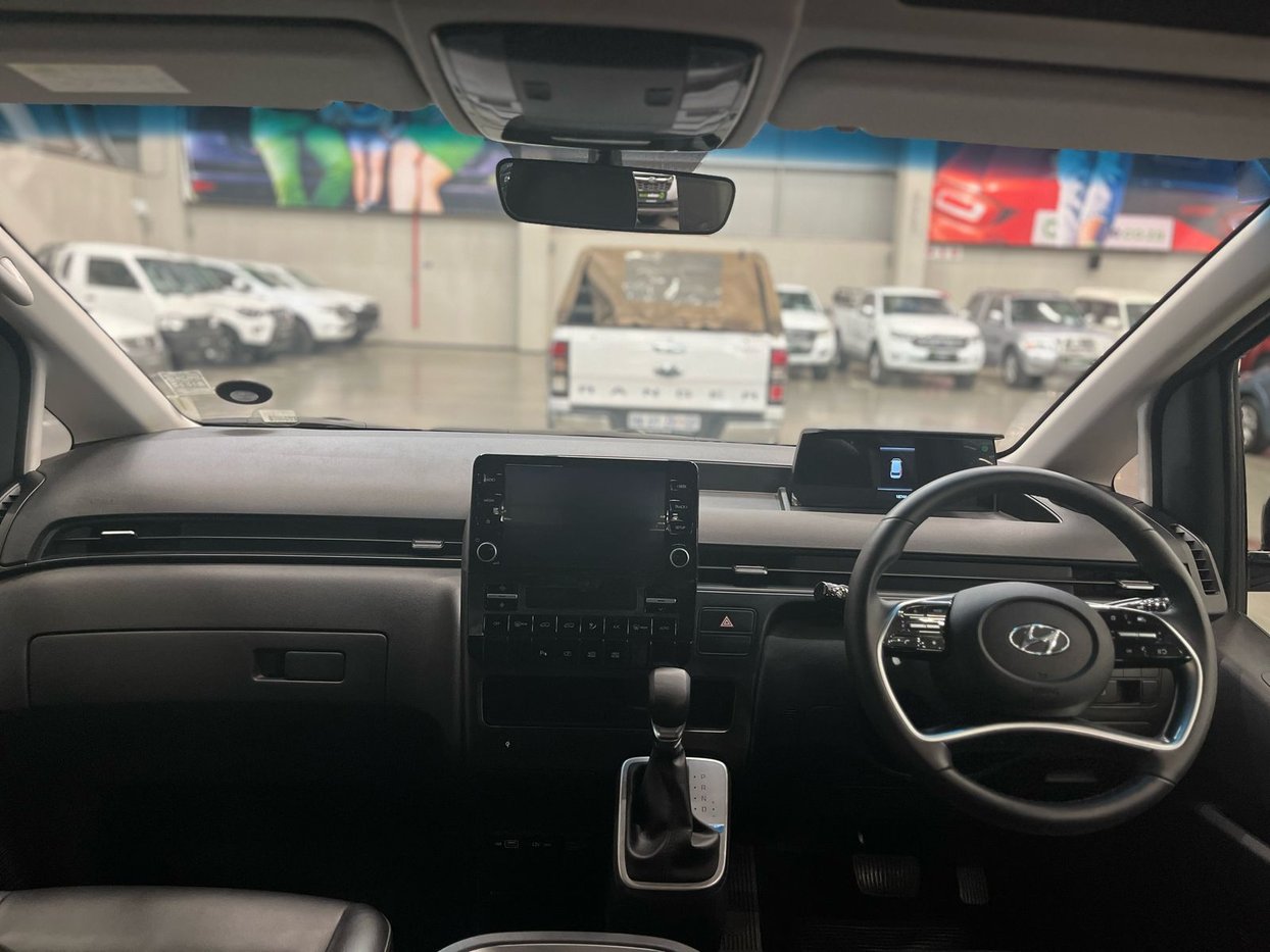 2024 Hyundai Staria 2.2D Multicab Auto 5 Seater Q2FyTGlzdGluZzo0MTg3NTU ...
