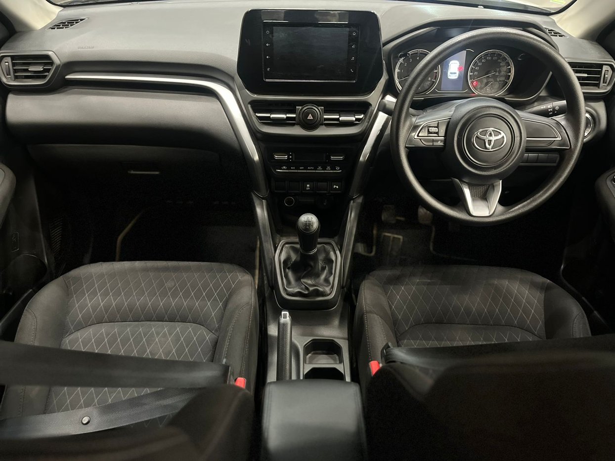 2024 Toyota Urban Cruiser 1.5 Xs Q2FyTGlzdGluZzo1NzIzMzk R294500