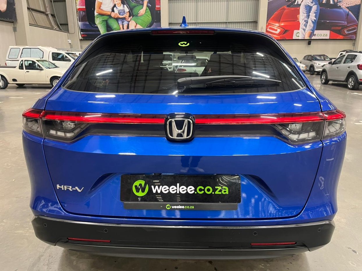 2023 Honda HR-V 1.5 Comfort CVT Q2FyTGlzdGluZzo1NjExNzI R376900