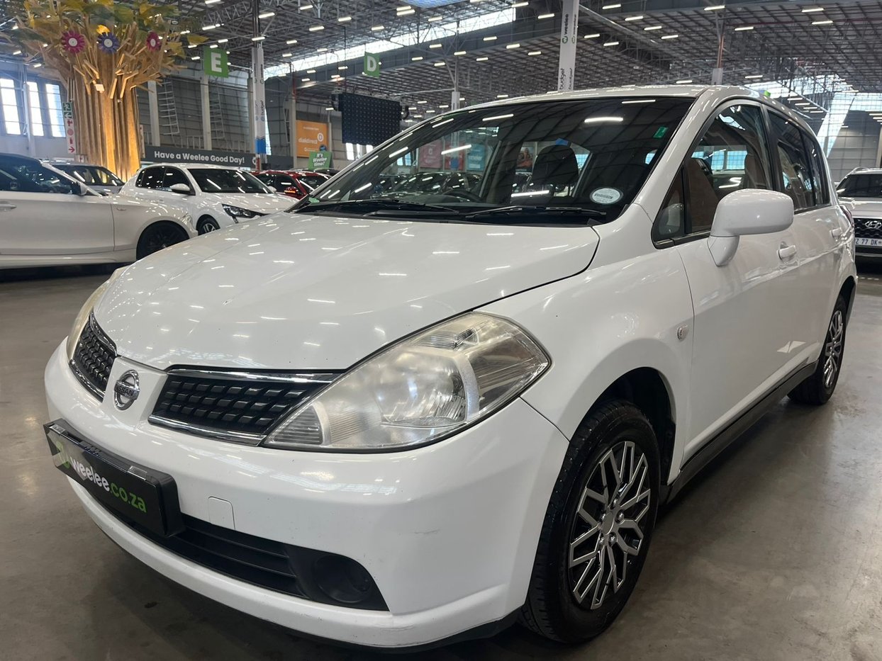Tiida Front 2011 Nissan Tiida 1.6 Visia Hatch Back Q2FyTGlzdGluZzo1NjI1NTg R85900 ...