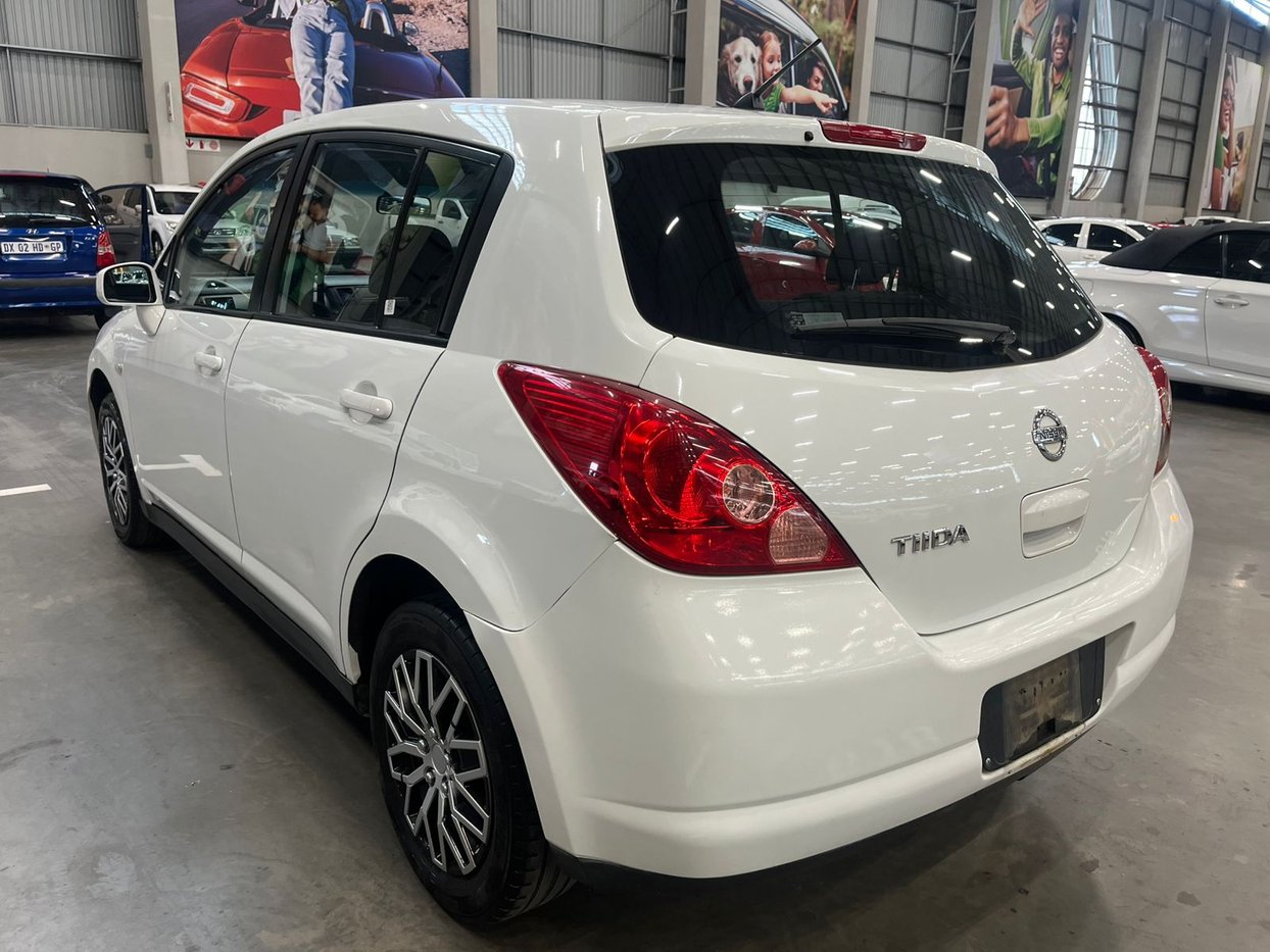 2011 Nissan Tiida 1.6 Visia Hatch Back Q2FyTGlzdGluZzo1NjI1NTg R85900 ...