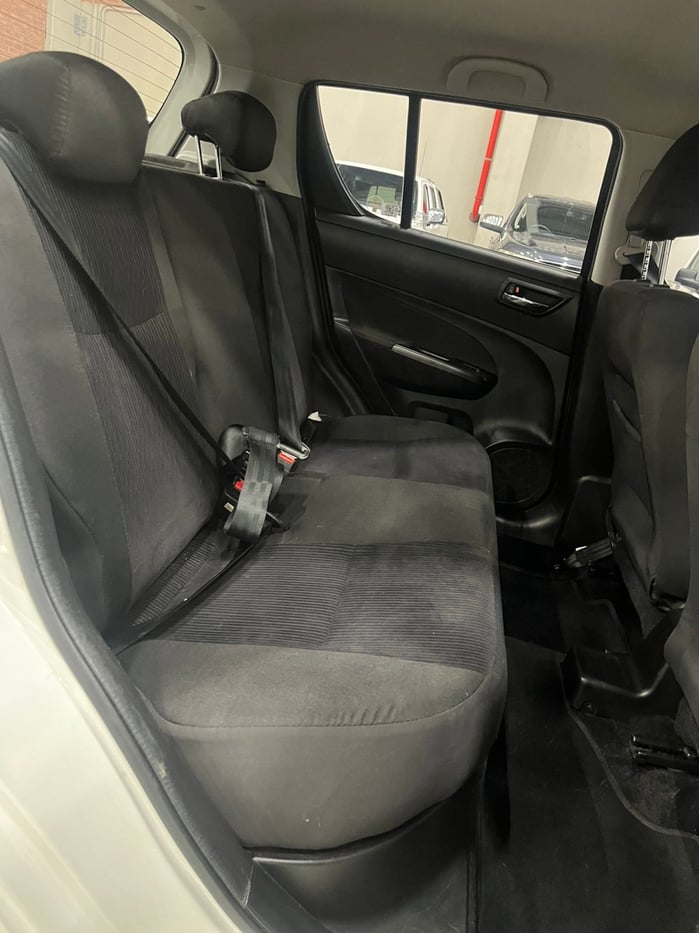 2017 Suzuki Swift 1.2 GL Hatch Q2FyTGlzdGluZzo1NzE2Mjg R134900