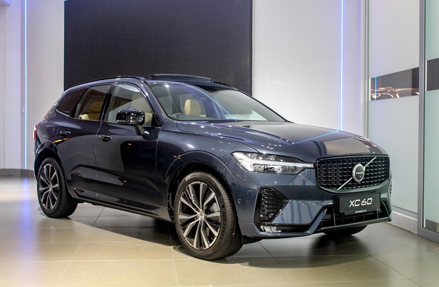 New 2026 Volvo XC60 Ultra Black Edition Sport Utility #T1346347 | Ken Garff  Automotive Group, image size:1400x918