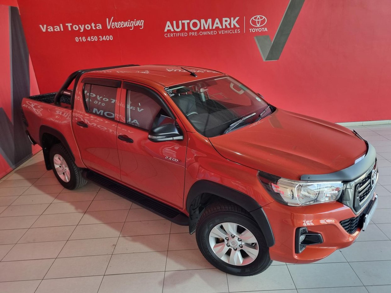 2020-ORANGE-Toyota-Hilux-