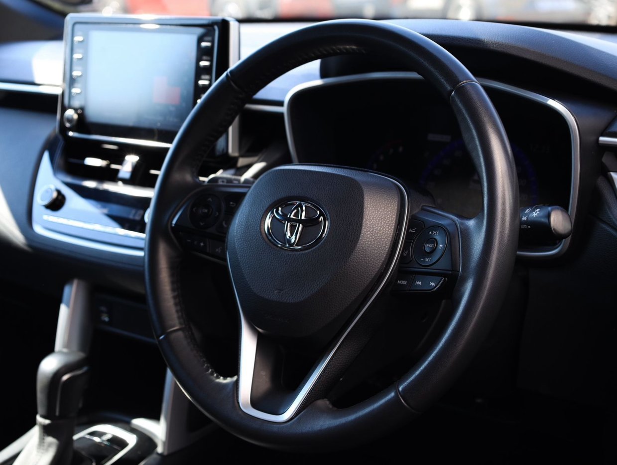 2023 Toyota Corolla Cross 1.8 XR Q2FyTGlzdGluZzozMDY0NjM R389000
