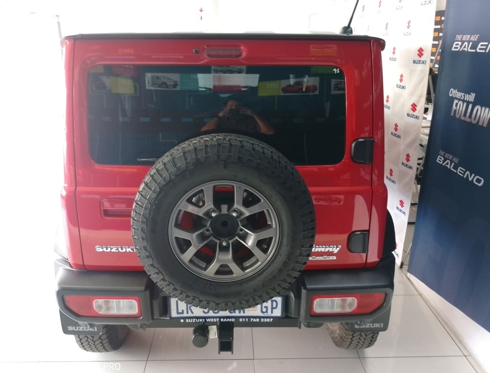 2024 Suzuki Jimny 1.5 GLX 5 Doors Q2FyTGlzdGluZzozMDc1NDE R429900