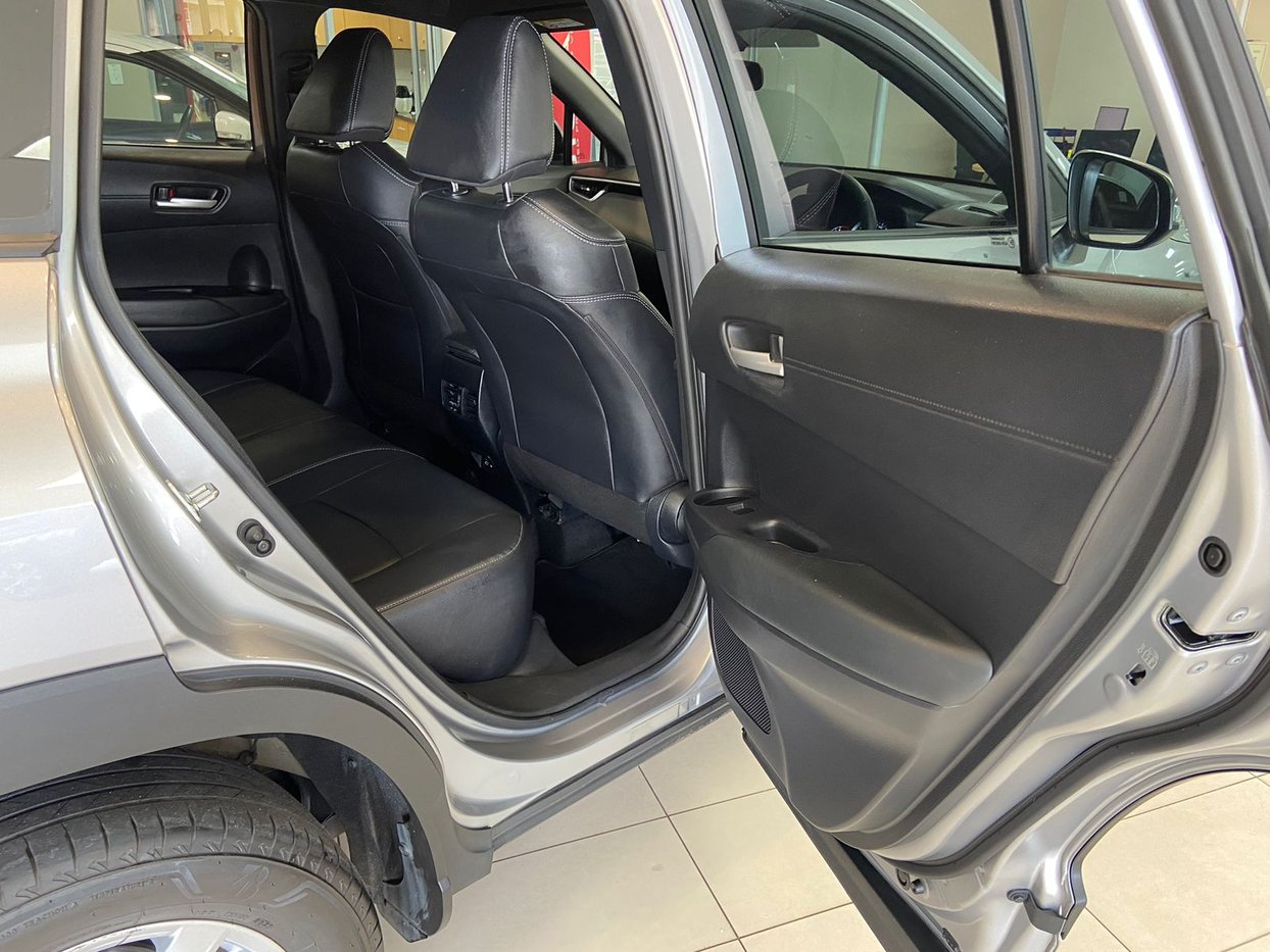 2023 Toyota Corolla Cross 1.8 XS Q2FyTGlzdGluZzozMzYyMDc R389900