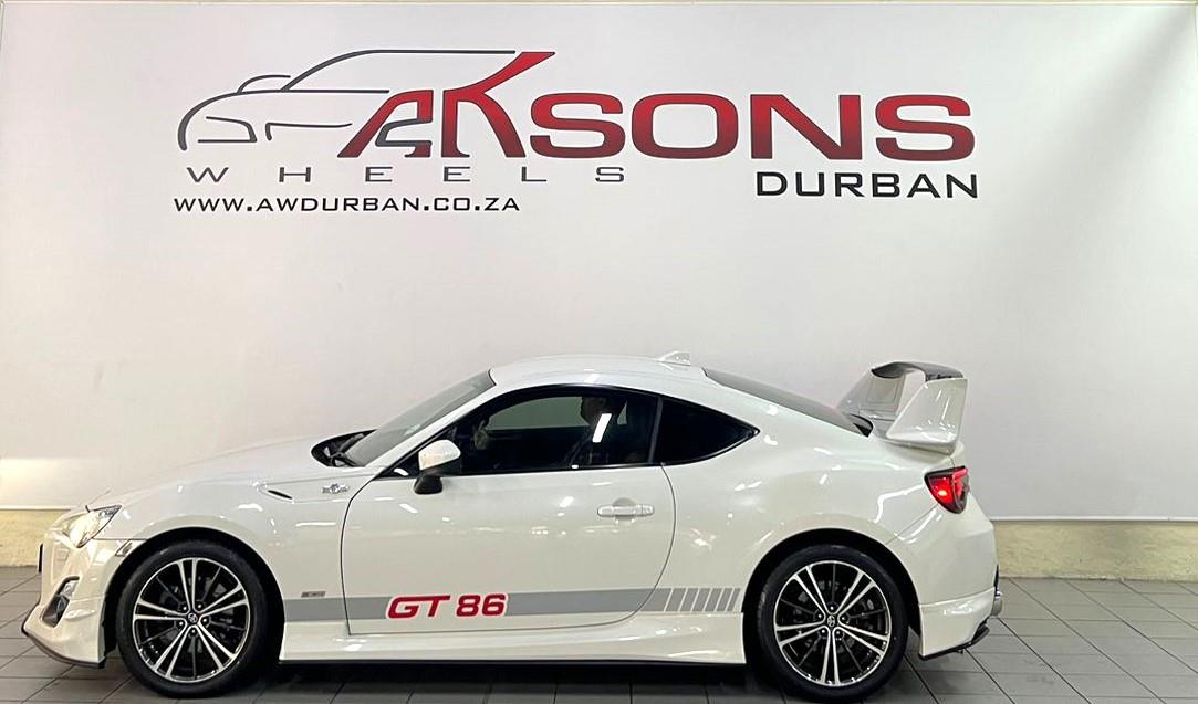 2014 Toyota 86 2.0 High Spec GTS Q2FyTGlzdGluZzozMzM4NTU R289990