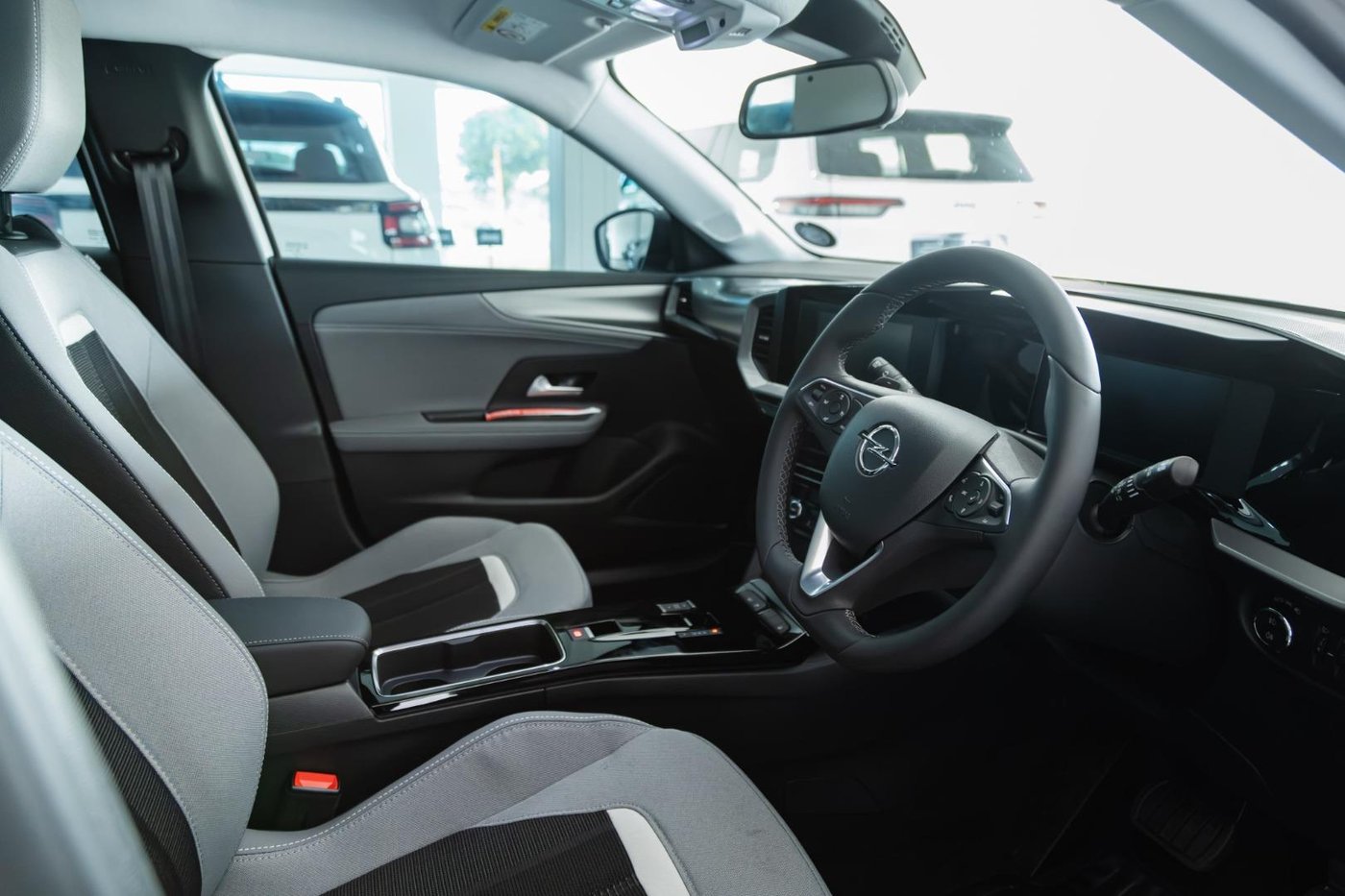 2025 Opel Mokka Q2FyTGlzdGluZzo1MTA5NzE R425000 | Avo Auto