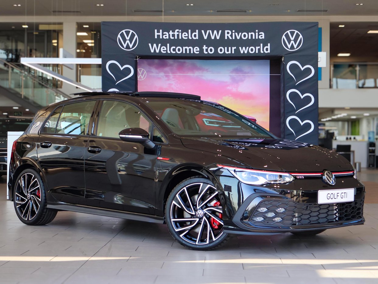 2025 Volkswagen VW Golf 8 GTi 2.0 TSi DSG Q2FyTGlzdGluZzo1NjYxMzE ...