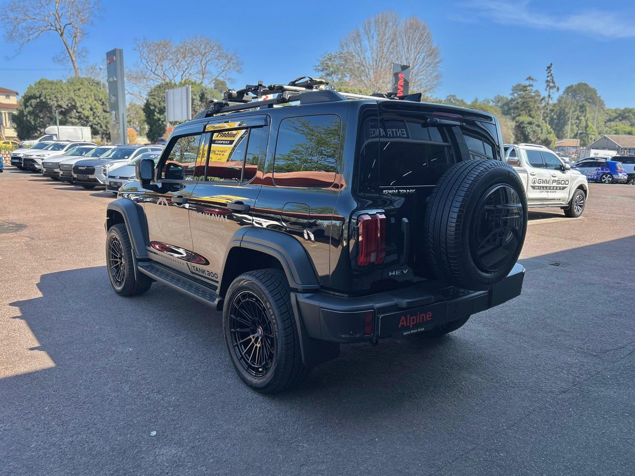 定価2.4万 新品 MOWALOLA FOREVER TANK XS ブラック 2026 New GWM TANK 300 Car for Sale • Eastvaal Motor City