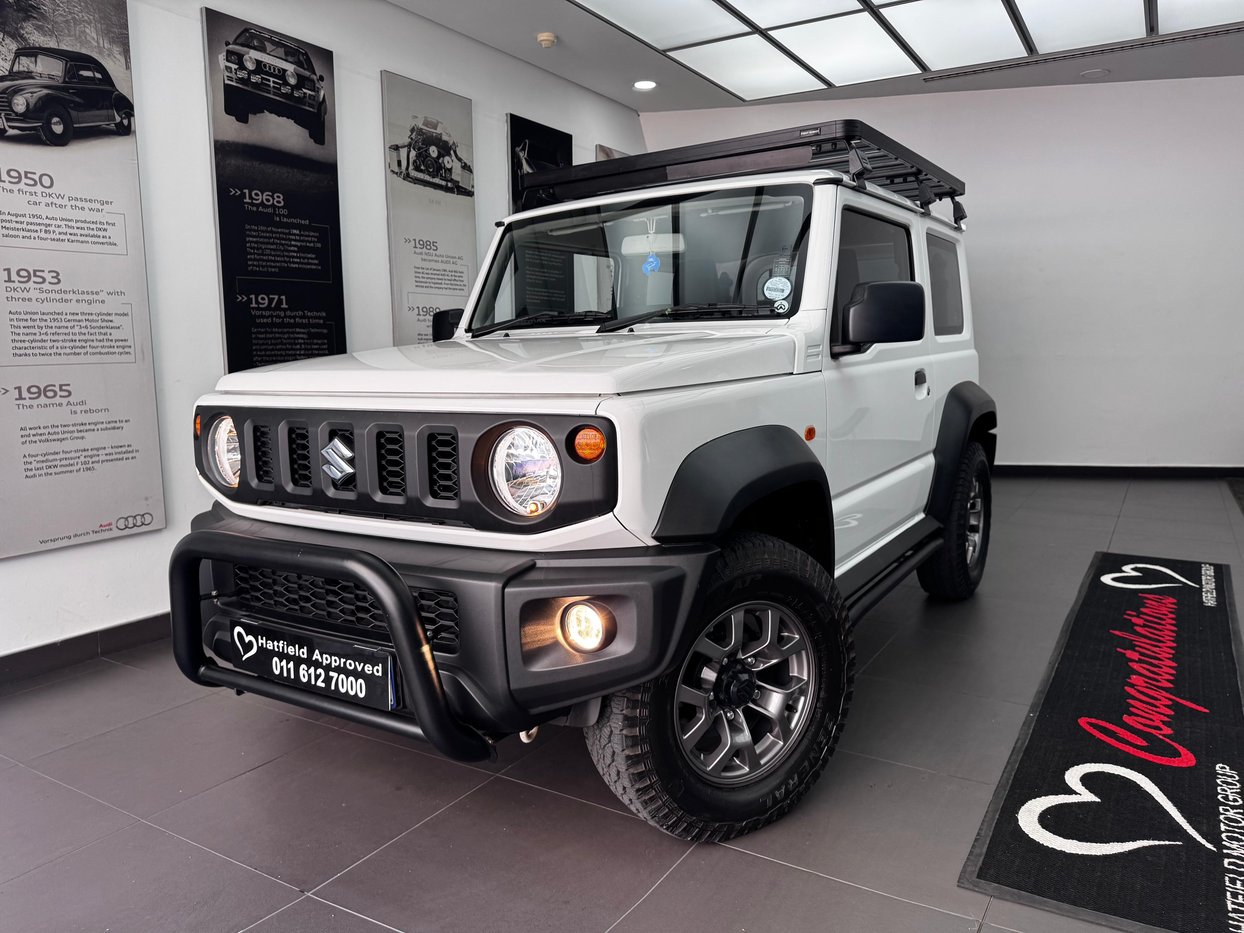 2022-White-Suzuki-Jimny-15-GLX