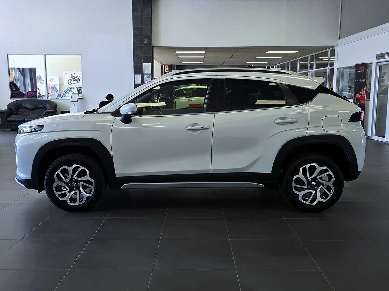 2025 Suzuki Fronx 1.5 GLX Auto Q2FyTGlzdGluZzo1MTA4NzI R362900