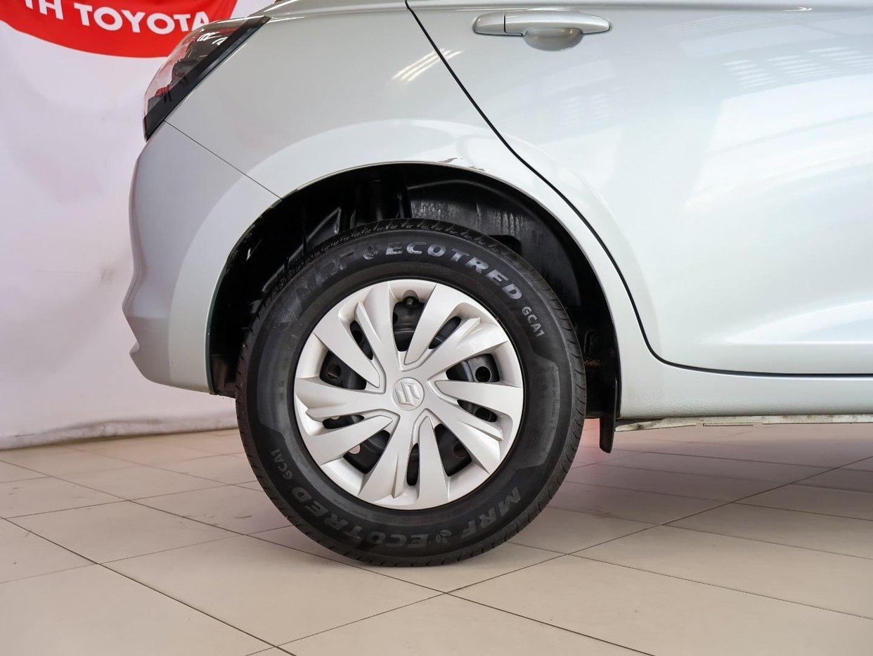 2025 Suzuki Swift 1.2 GL Q2FyTGlzdGluZzo1MTIxNjA R249990 | Avo Auto
