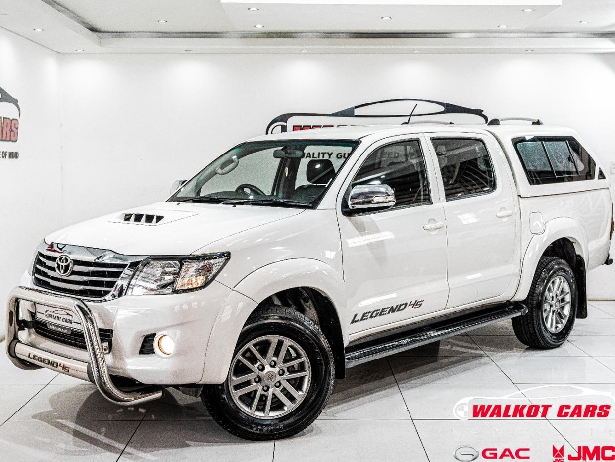2015-White-Toyota-Hilux-Single