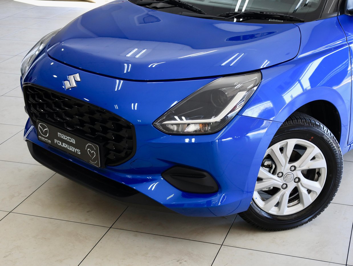 2025 Suzuki Swift 1.2 GL Q2FyTGlzdGluZzo1MTc2MjY R234900 | Avo Auto