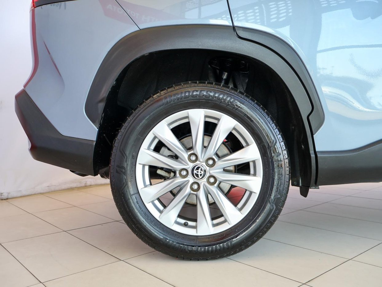 2024 Toyota Corolla Cross 1.8 XI Q2FyTGlzdGluZzo1MTU4MDA R339990