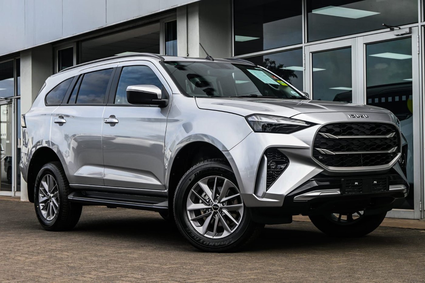 ムニキスゼロ SAR Near Mint Condition 2025 Isuzu MU-X 1.9D LS Auto Q2FyTGlzdGluZzo1Mjc5OTE R699900 | Avo