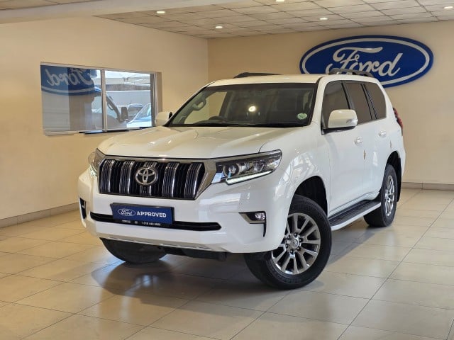2020-WHITE-Toyota-Land-Cruiser