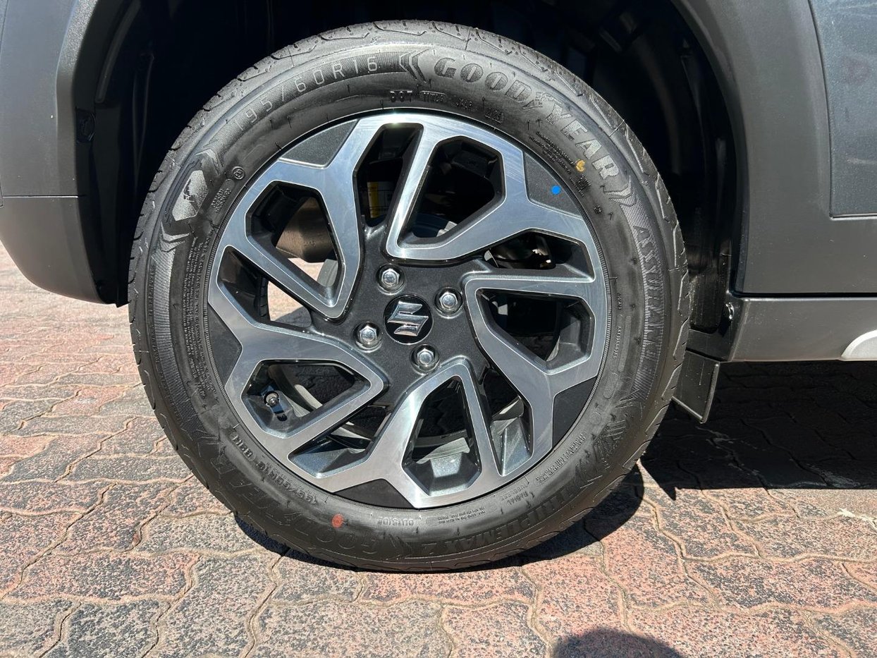 2026 Suzuki Fronx 1.5 GLX Q2FyTGlzdGluZzo1NzEwNTg R324900 | Avo Auto