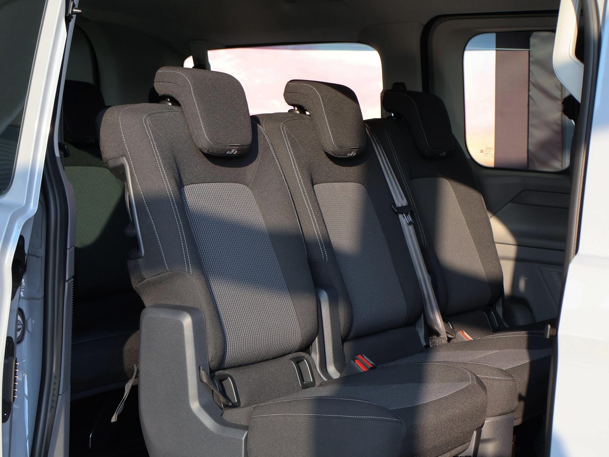 Basic Avo 2025 Volkswagen VW Transporter Kombi 2.0 TDi Basic Auto 125kW ...