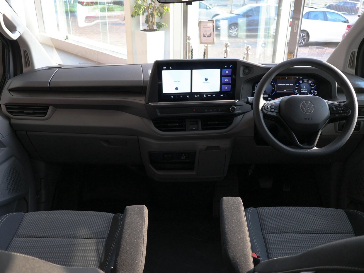 2025 Volkswagen VW Transporter Kombi 2.0 TDi Basic Auto 125kW ...