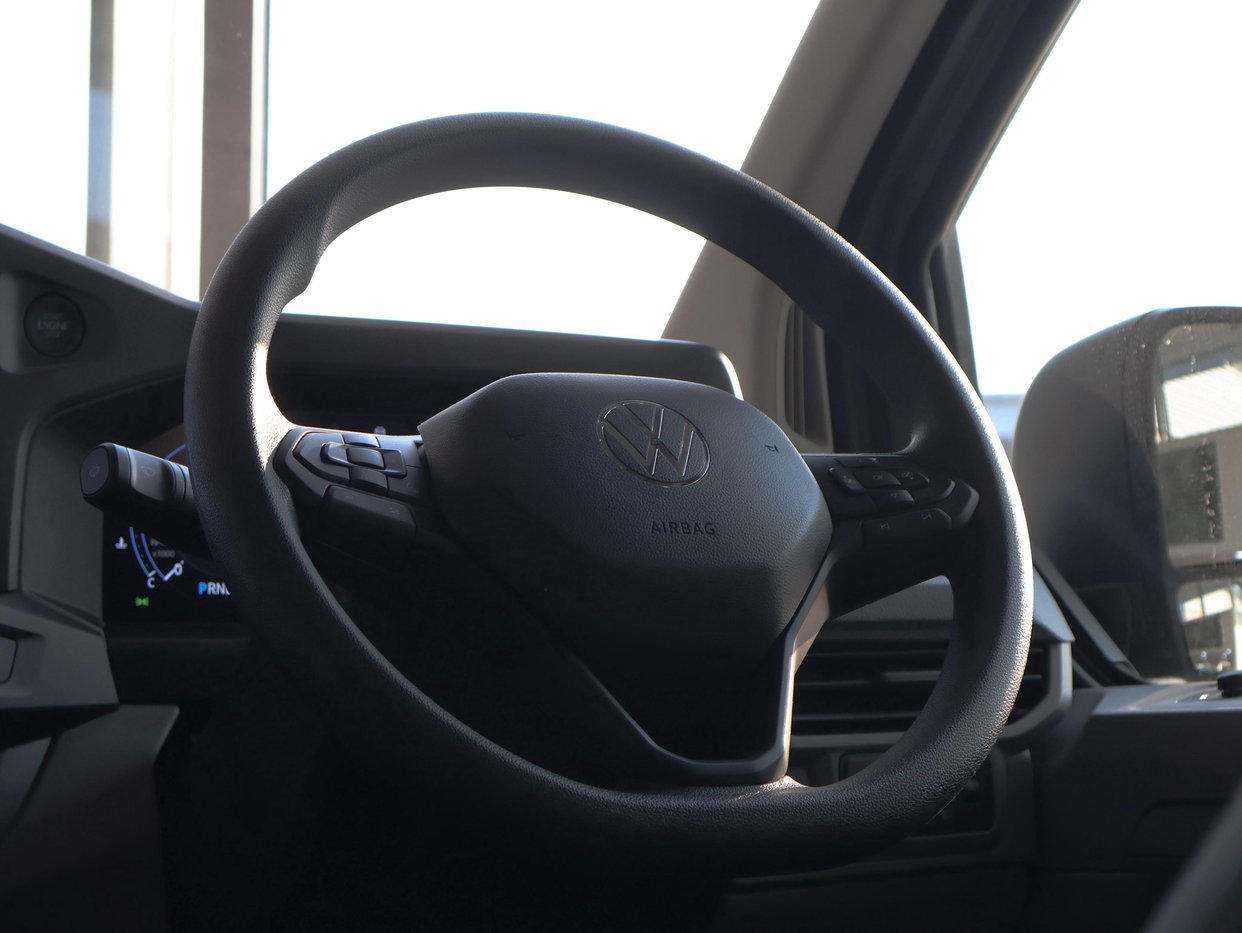 2025 Volkswagen VW Transporter Kombi 2.0 TDi Basic Auto 125kW ...