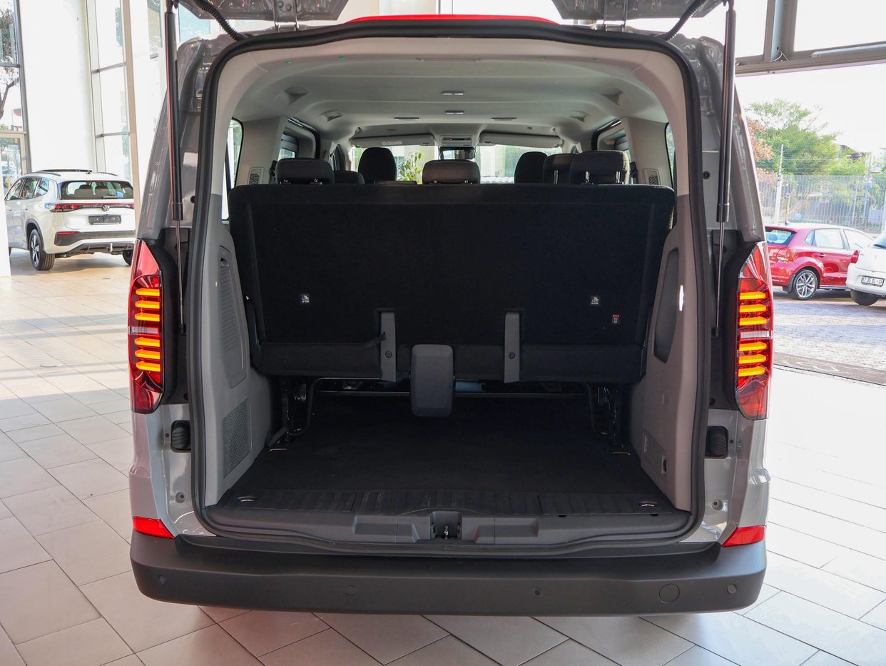 2025 Volkswagen VW Transporter Kombi 2.0 TDi Basic Auto 125kW ...