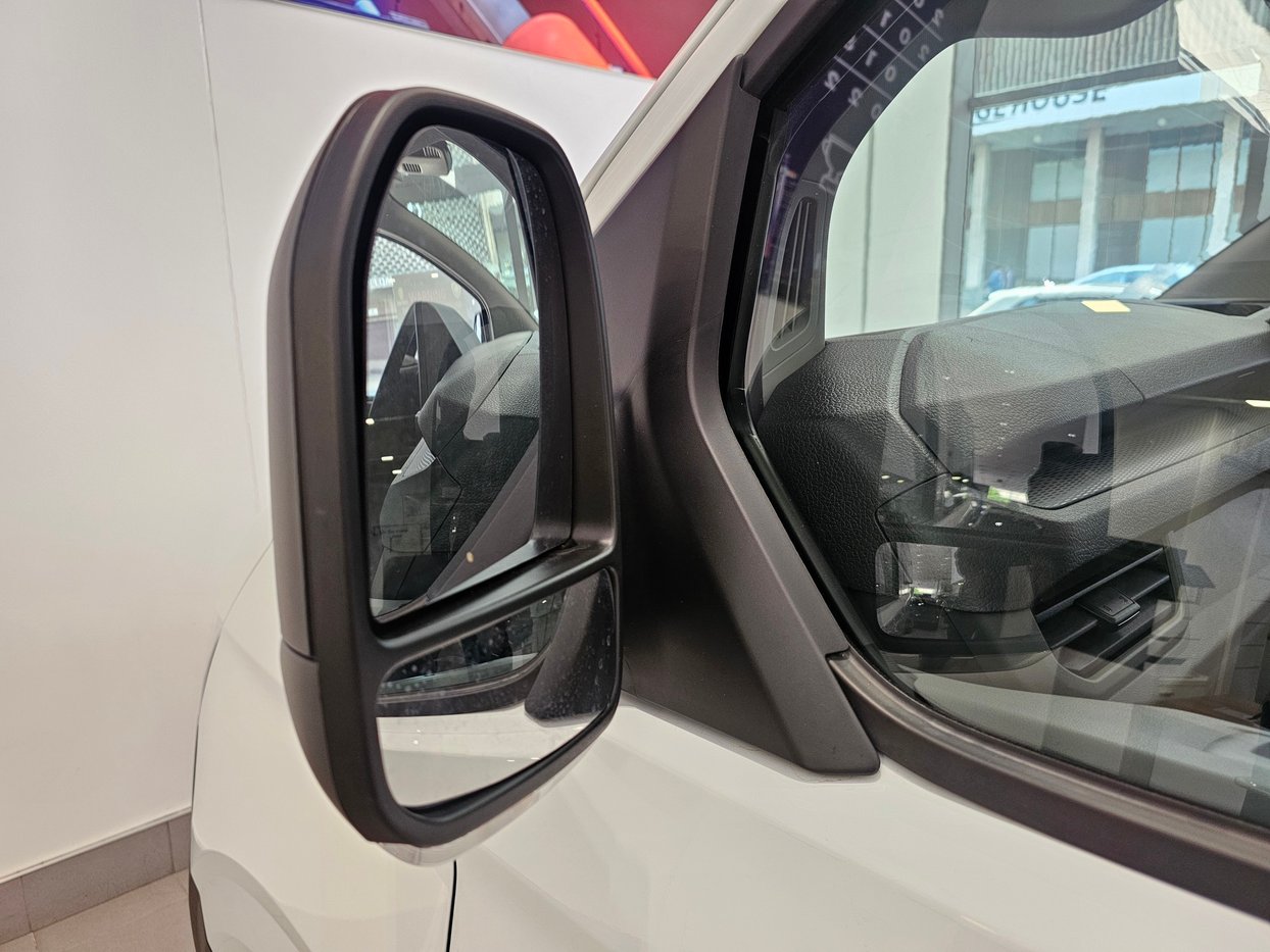 Basic Avo 2025 Volkswagen VW Transporter Kombi 2.0 TDi Basic Auto 125kW ...