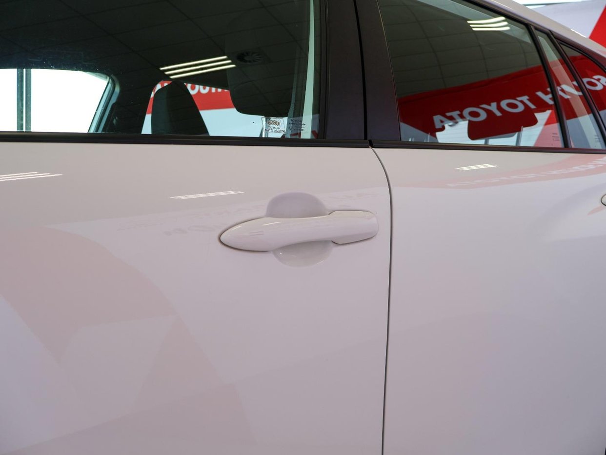 2023 Toyota Corolla Cross 1.8 XI Q2FyTGlzdGluZzo1Mjk4NjQ R329990