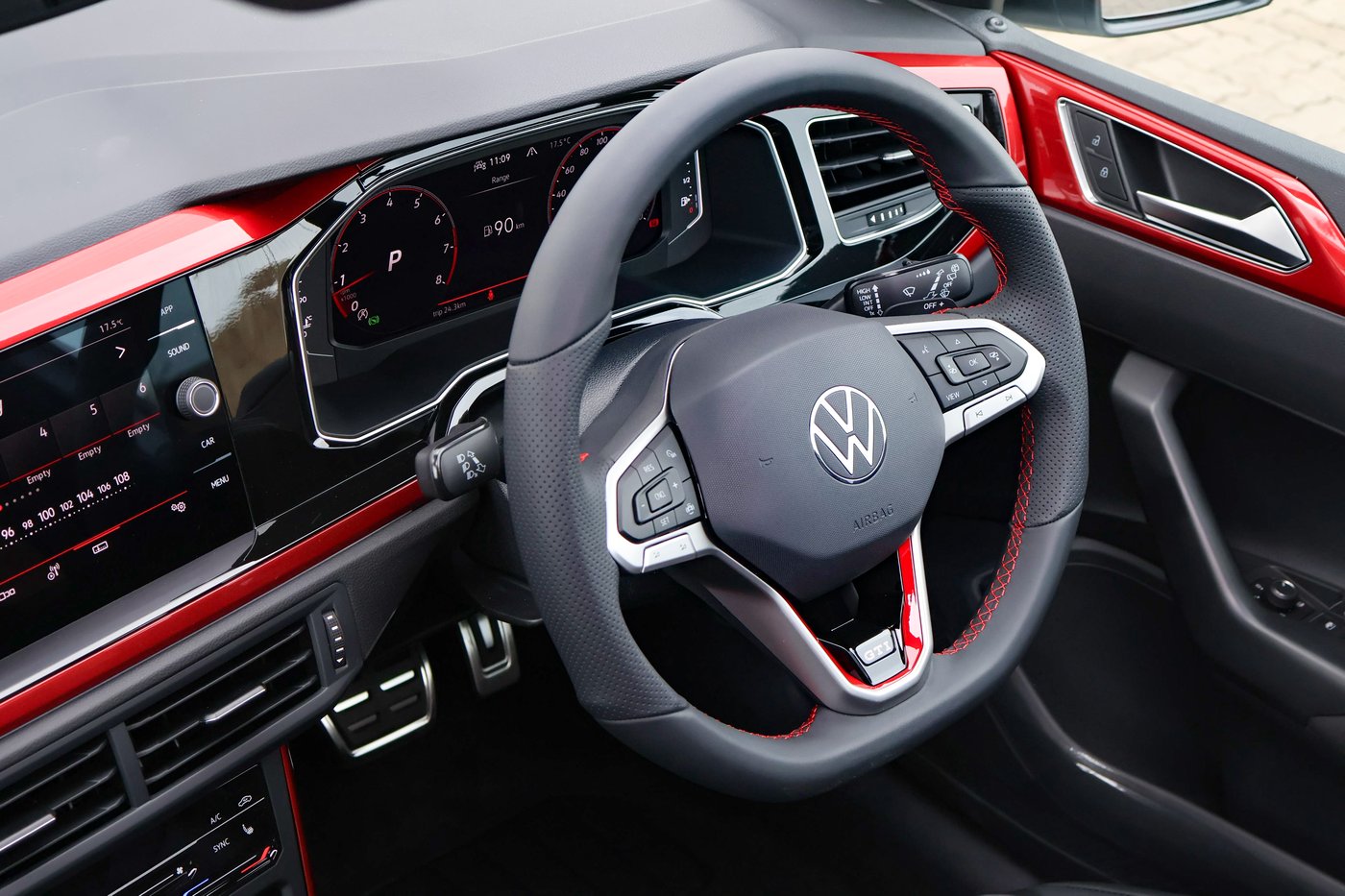 2025 Volkswagen VW Polo GTi DSG 147 kW Q2FyTGlzdGluZzo1Mzc3MDM