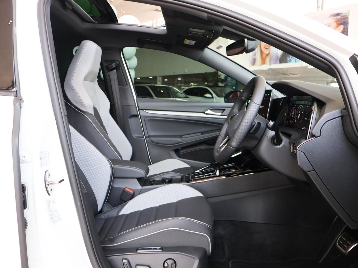 2025 Volkswagen VW Golf 8 1.4 TSi R-Line Tiptronic 110kW