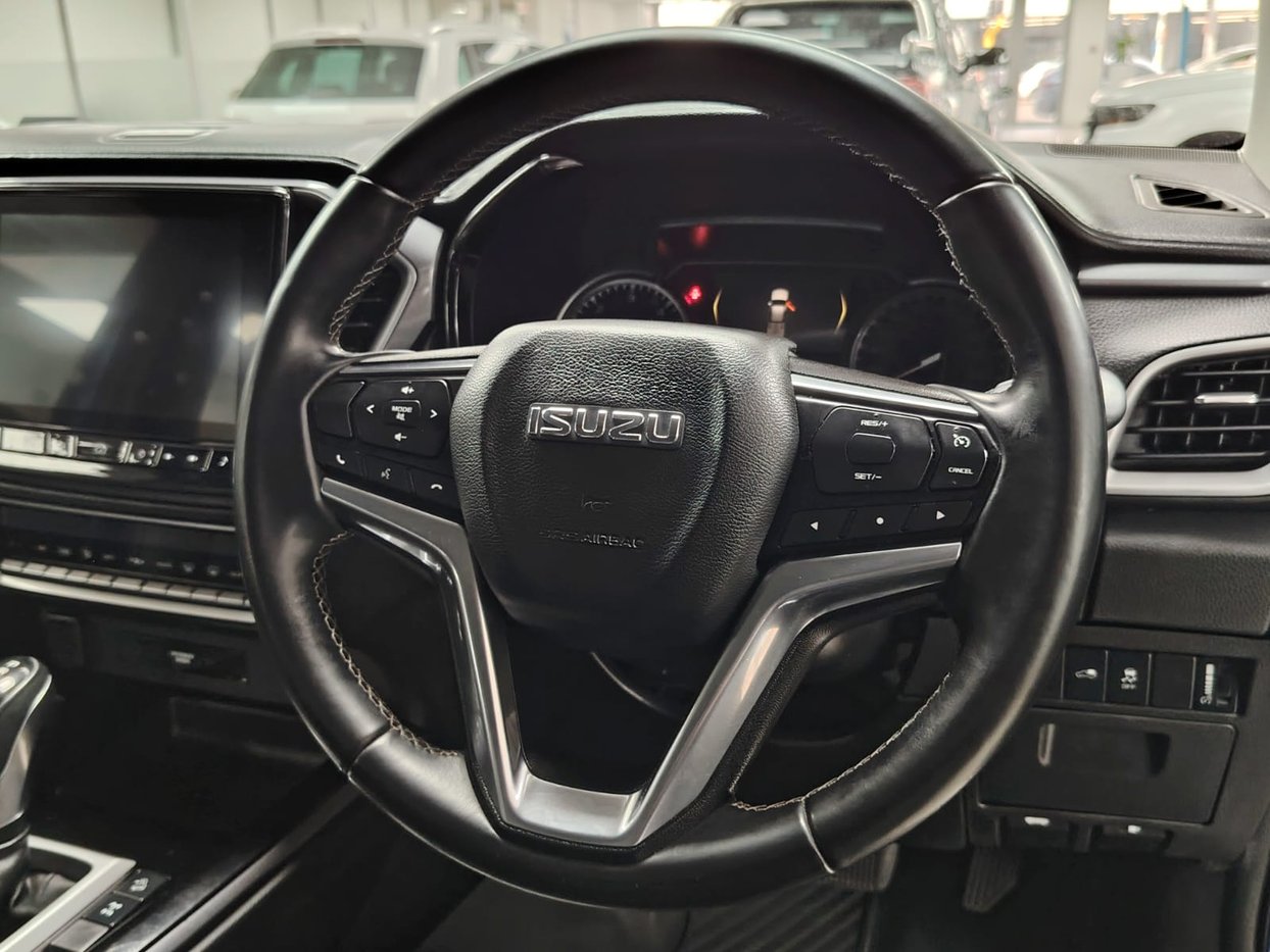 2022 Isuzu D-Max 3.0 Ddi LSE E-Cab Auto Q2FyTGlzdGluZzo1Mzg4NjA