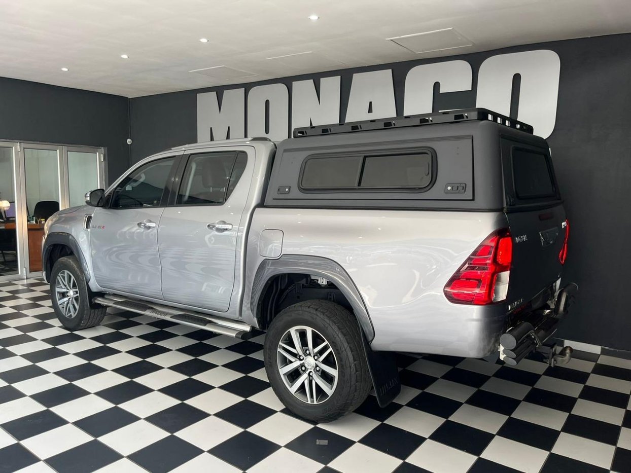 2016 Toyota Hilux 2.8 GD-6 Raider Raised Body Double Cab Auto 4x4