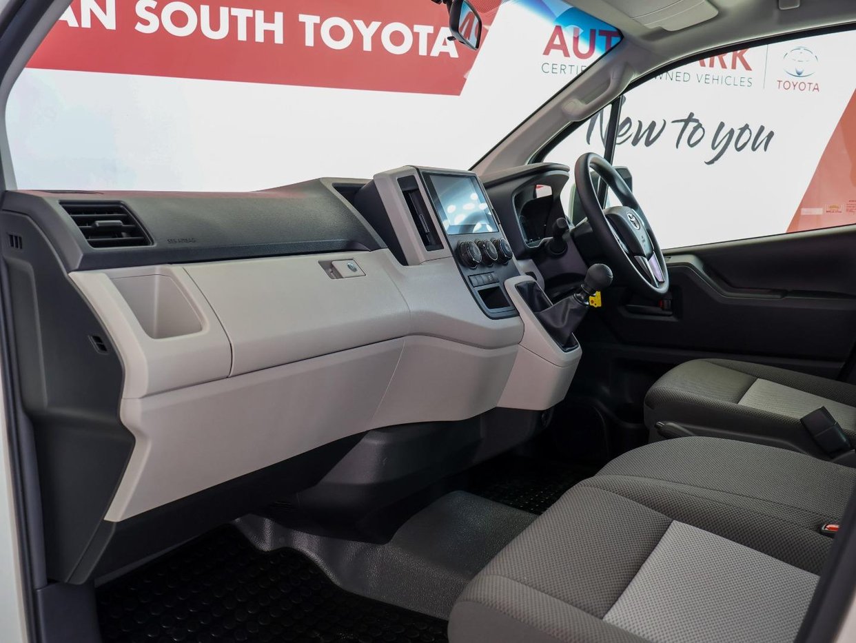 2025 Toyota Quantum 2.8 SLWB Panel Van Q2FyTGlzdGluZzo1NDU5MjU R639990 ...