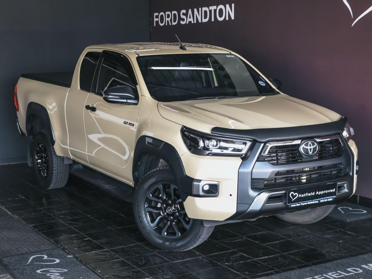 2024-Beige-Toyota-Hilux-Xtra-