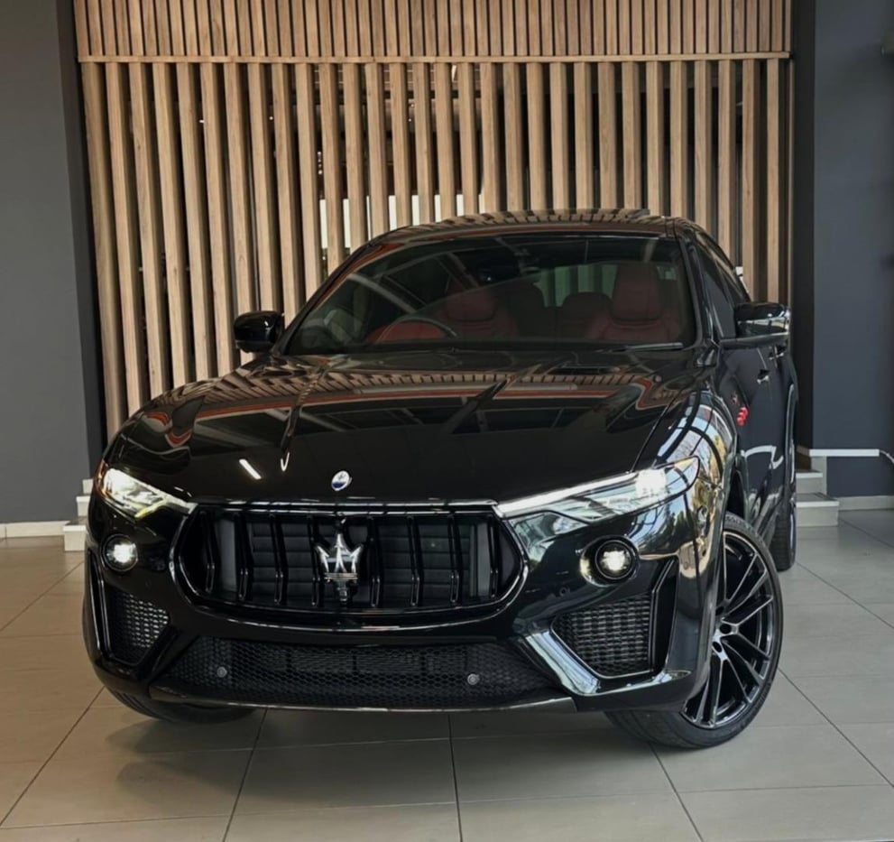 2022-Black-Maserati-Levante-