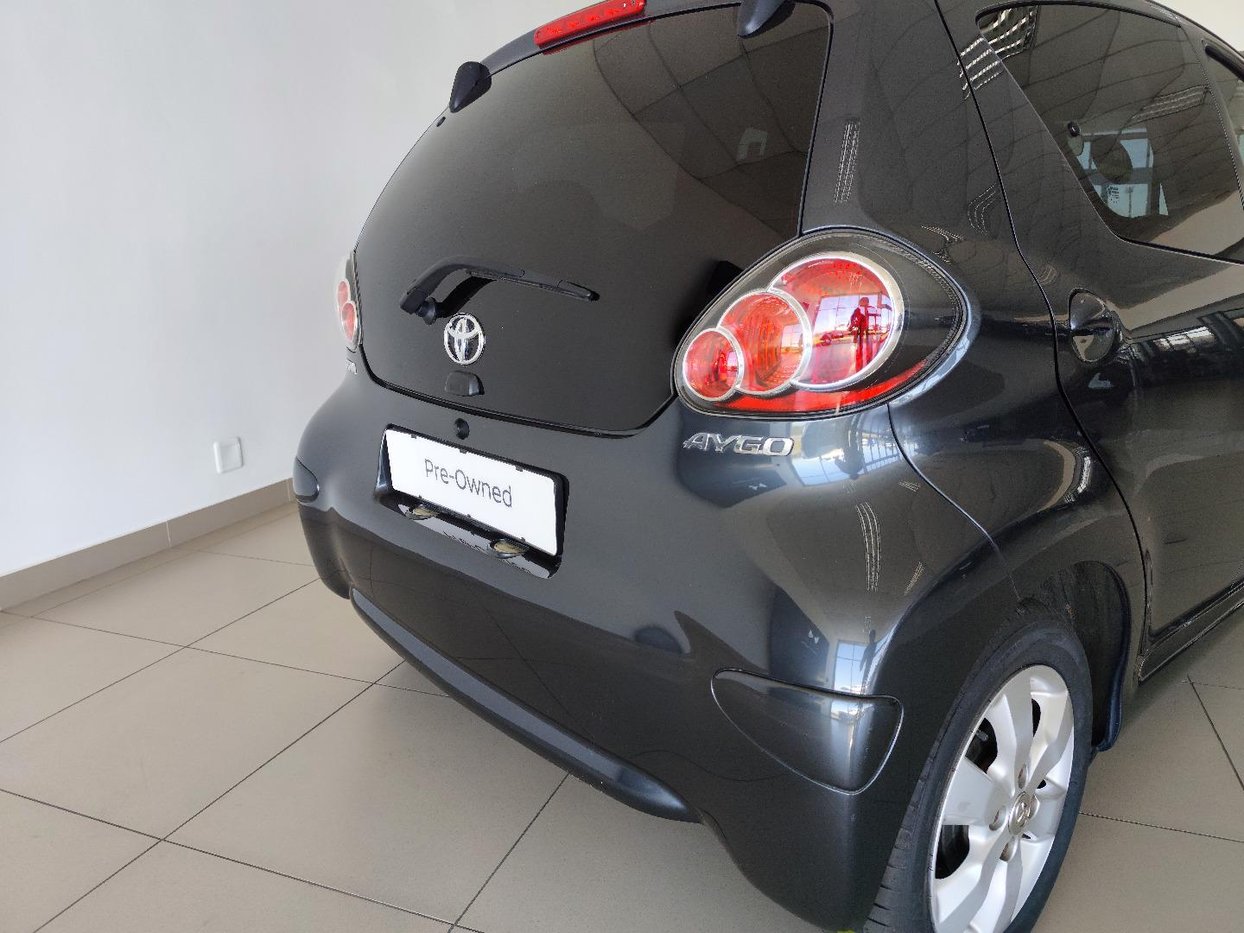 2013 Toyota Aygo 1.0 Wild 5 Door Q2FyTGlzdGluZzo1NTgyNjg R99900
