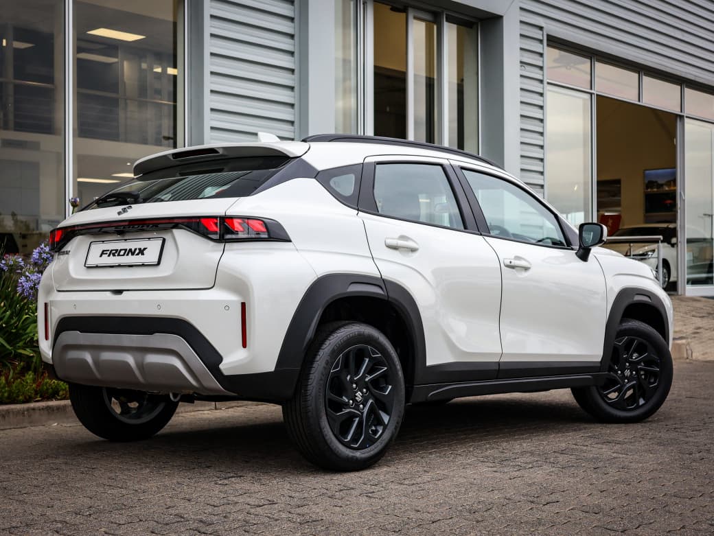 2025 Suzuki Fronx 1.5 GL Q2FyTGlzdGluZzo1NjAwNDQ R299900 | Avo Auto