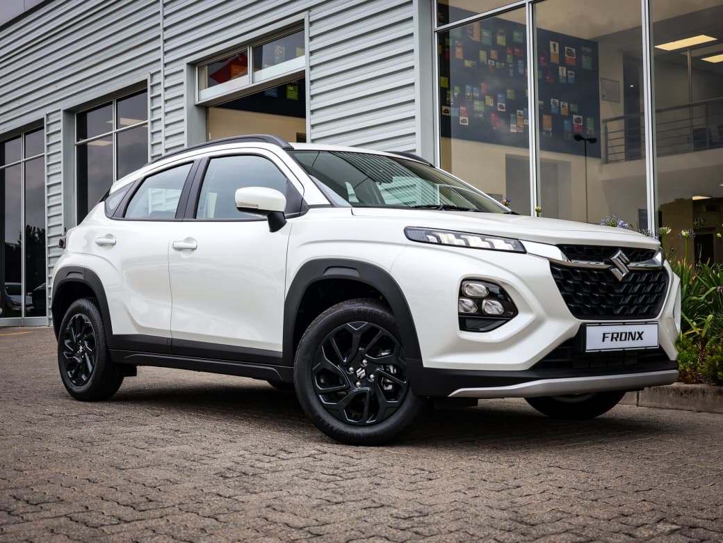 2025 Suzuki Fronx 1.5 GL Q2FyTGlzdGluZzo1NjAwNDQ R299900 | Avo Auto