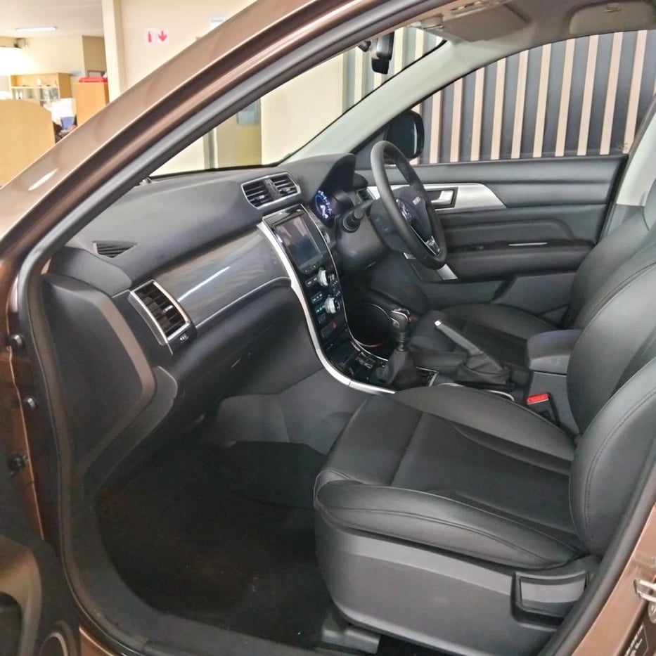 2019 Haval H2 1.5T Luxury Q2FyTGlzdGluZzo1NjA0OTU R199900 | Avo Auto